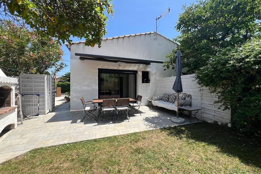 Ground floor, walking distance to the sea 1