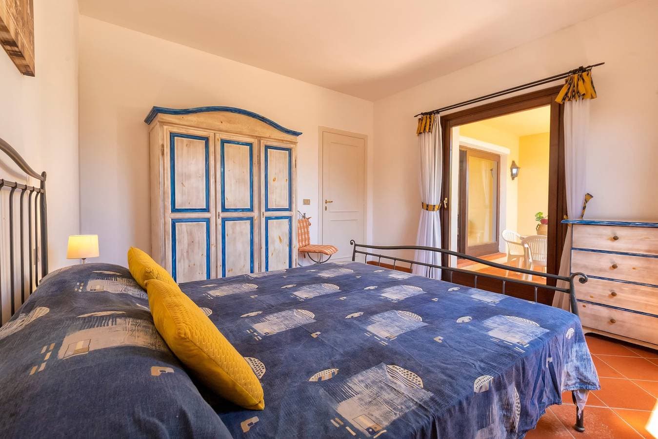 Foto 11 von 23: Ferienwohnung 'Trilocale Fiordaliso' mit Meerblick, Terrasse und Gemeinschaftspool