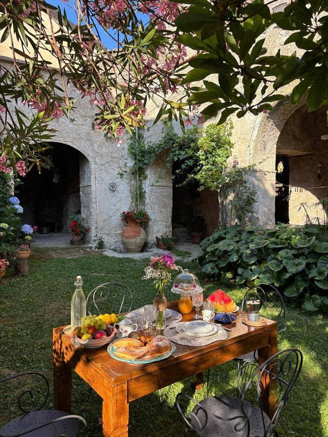 Lucy's guest house Amalfi coast 1