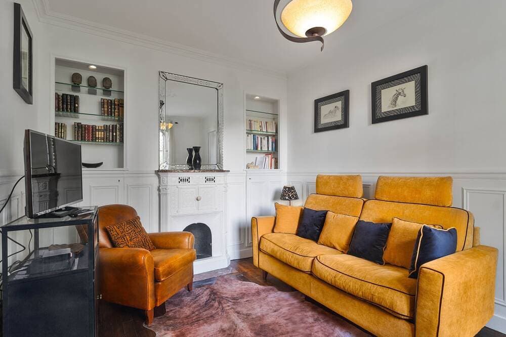 Charming flat in old Paris 1