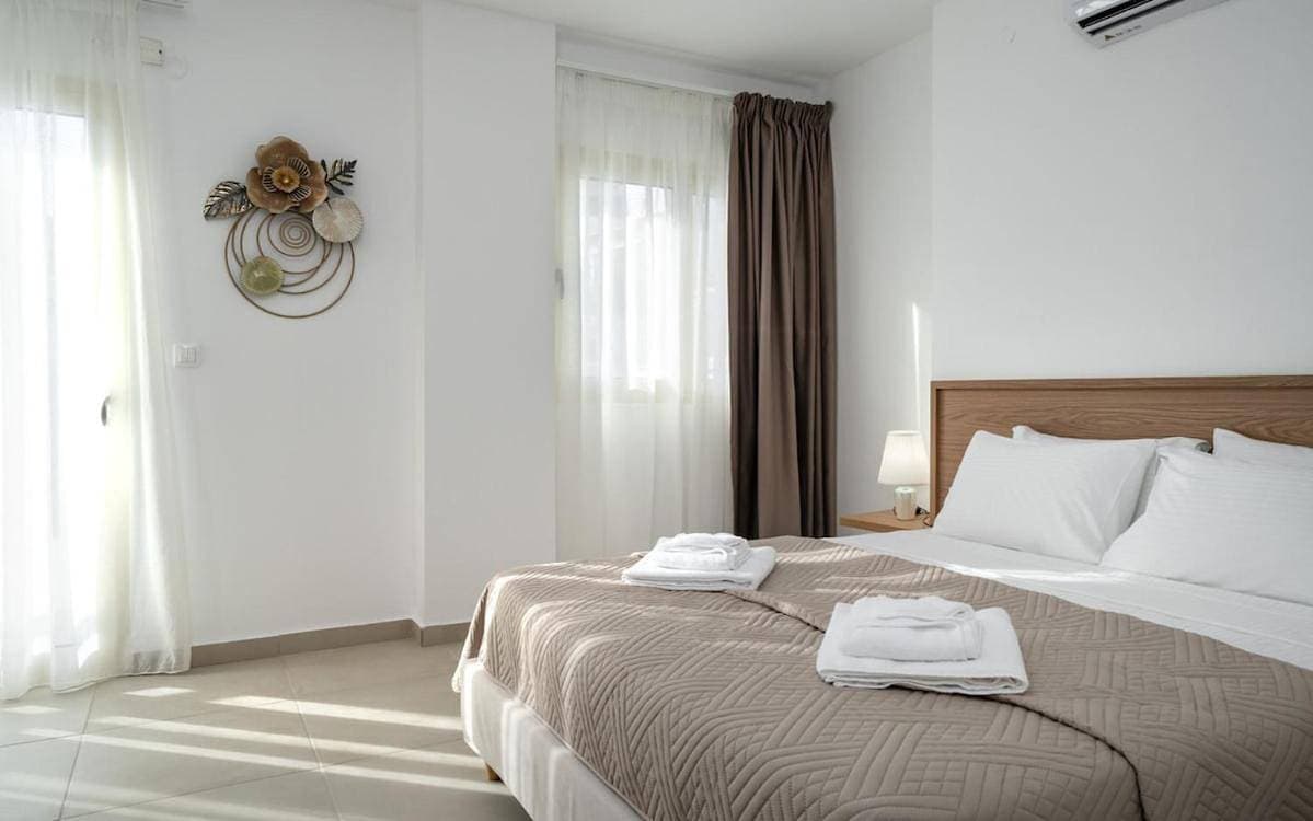Foto 5 von 56: Two-Bedroom Apartment