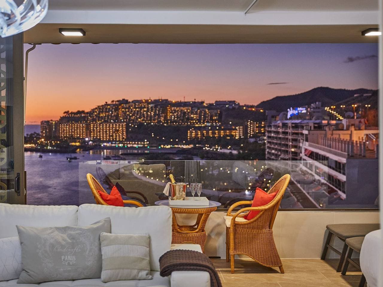 Aufwachen mit herrlichem Meerblick aus dieser schicken Wohnung 1