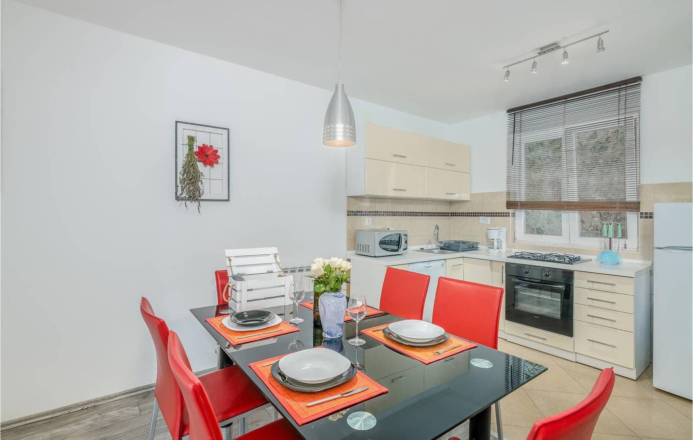 Foto 7 von 21: Gemütliche Ferienwohnung mit Terrasse, nur wenige Schritte vom ruhigen Strand und erstklassigen Annehmlichkeiten entfernt