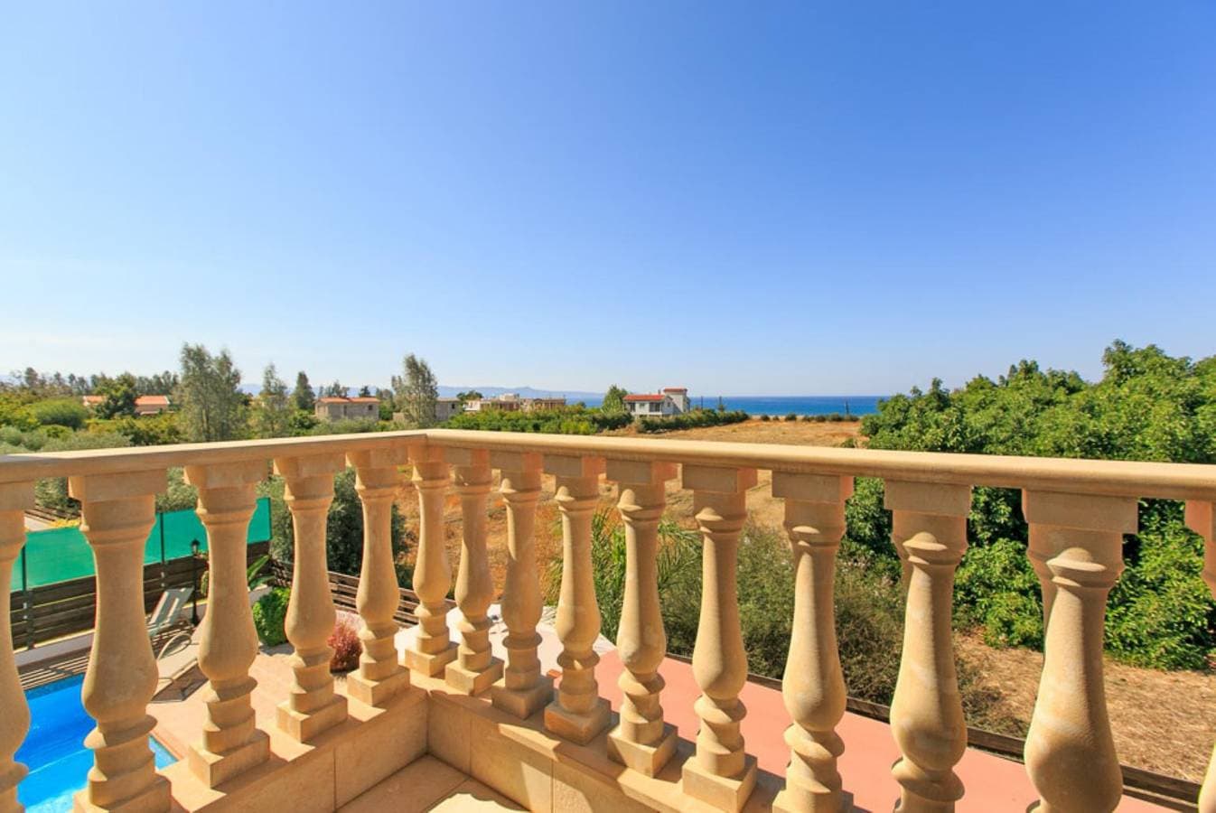 Foto 8 von 33: Villa für 9 Personen mit Terrasse