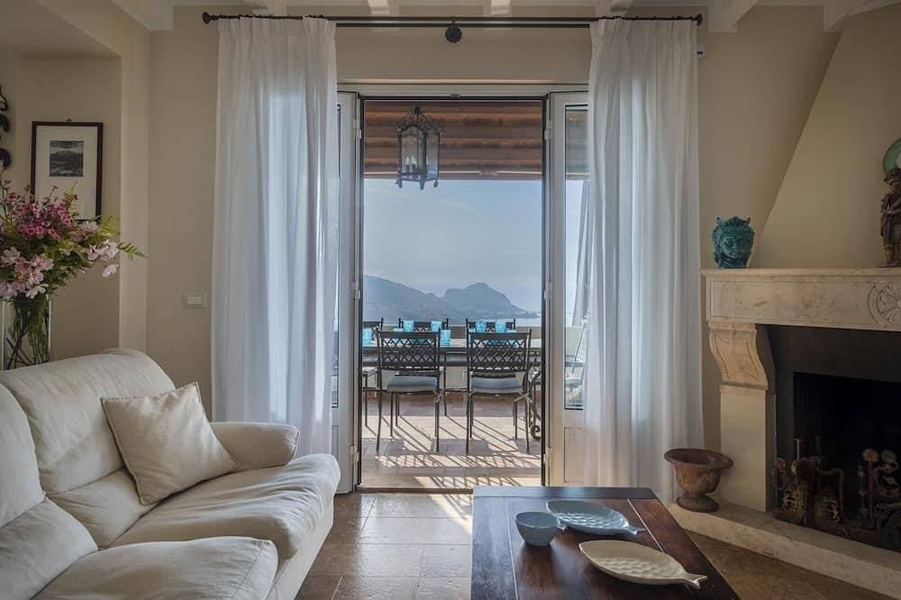 Foto 3 von 30: Villa Il Basto ist eine hübsche, neu renovierte Villa mit Blick auf das Meer und glatten Terrassen zum Entspannen