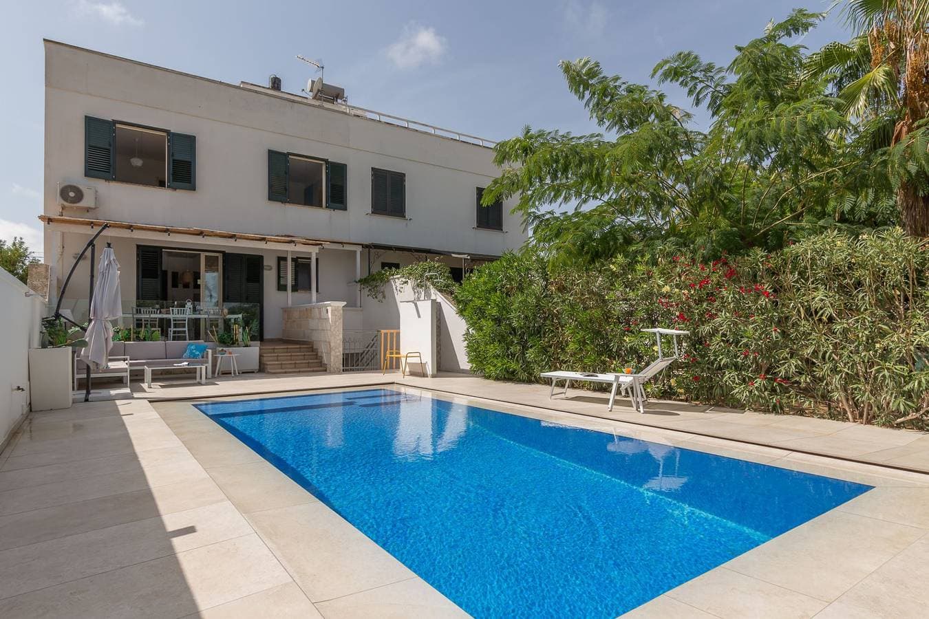 Foto 3 von 56: Villa für 10 Personen mit Garten