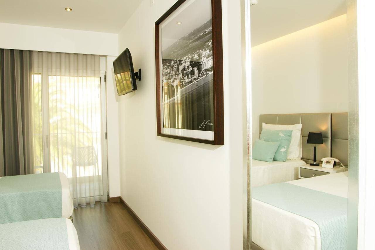 Foto 6 von 11: Double or Twin Room with Square View Balcony