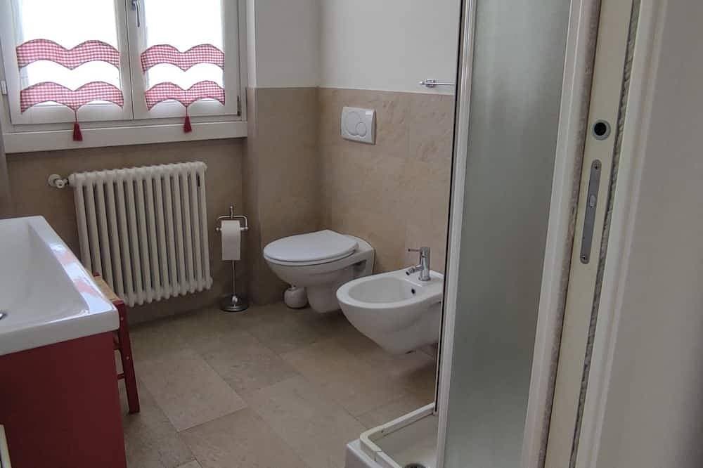 Foto 6 von 30: Comer See - herrlicher Seeblick, Tennisplatz, Pool, Balkon, Garage, WLAN