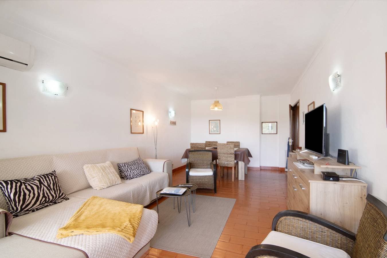 Foto 5 von 23: Ferienwohnung 'Tenis Golfmar' mit Gemeinschaftspool, WLAN und Klimaanlage