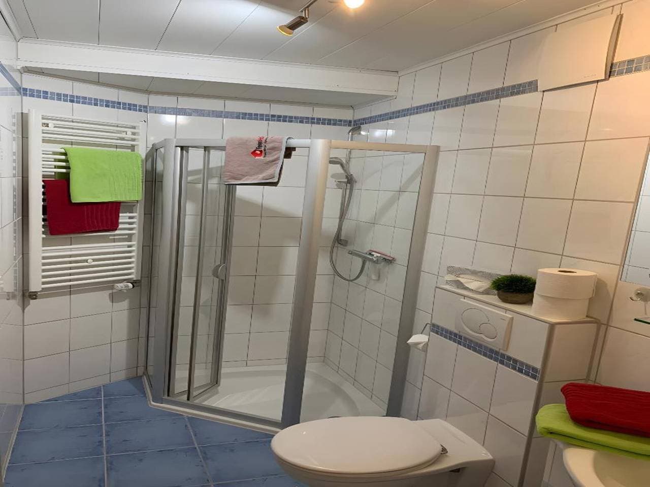 Foto 8 von 13: Ferienhof Raither - Ferienwohnung 3 mit Alpenblick und überdachter Terrasse