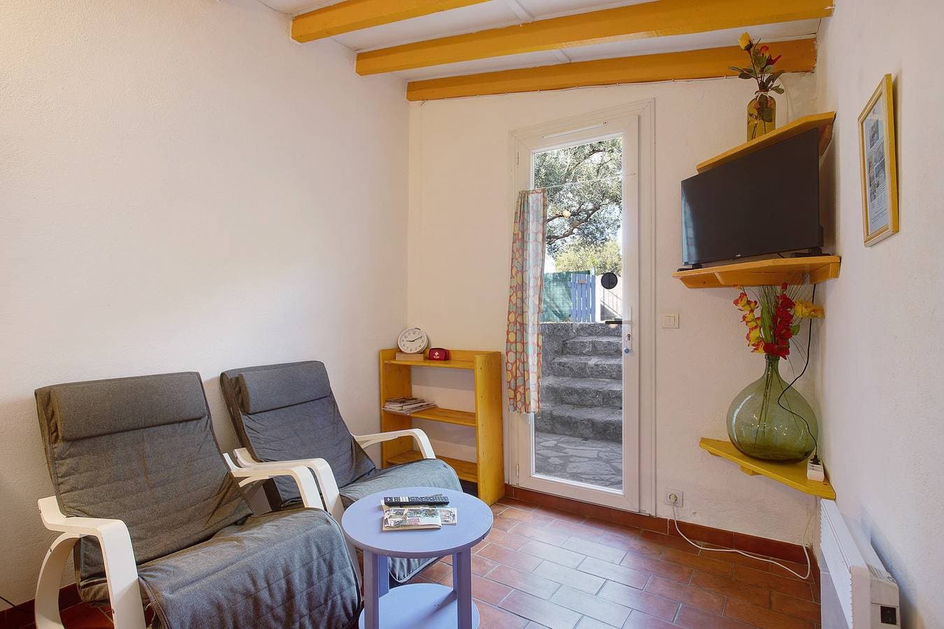 Foto 3 von 34: Einzimmerapartment 'Meublé' mit Gemeinschaftspool, privatem Garten und WLAN
