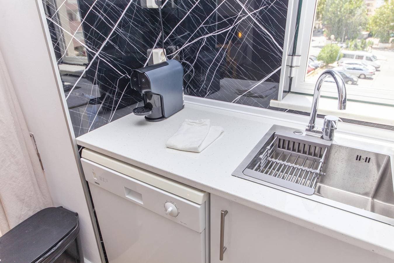 Foto 10 von 34: Ferienwohnung für 3 Personen mit Balkon