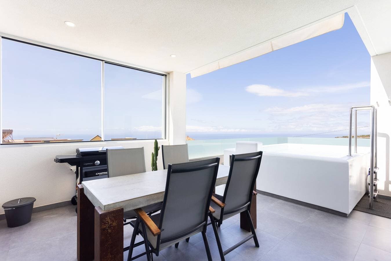 Foto 4 von 28: Ferienwohnung Home of Tulio mit Blick auf das Meer, Bergblick, WLAN
