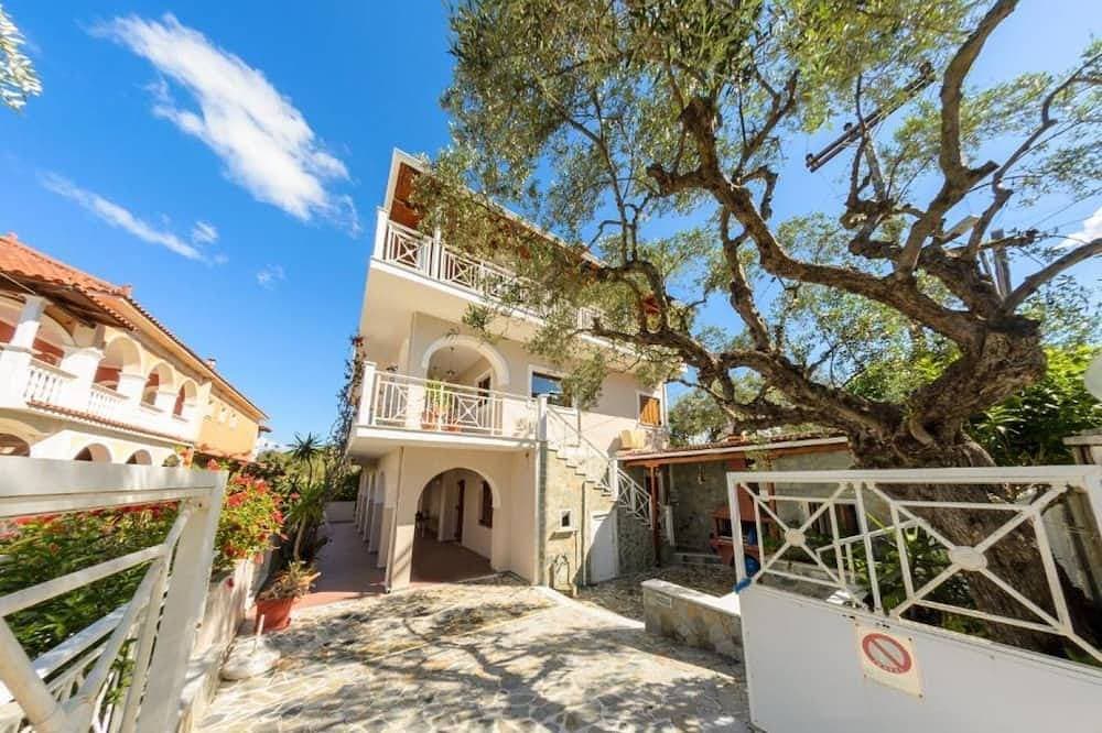 Foto 11 von 30: Villa Eleni - Open plan Suite (Ground  Floor)