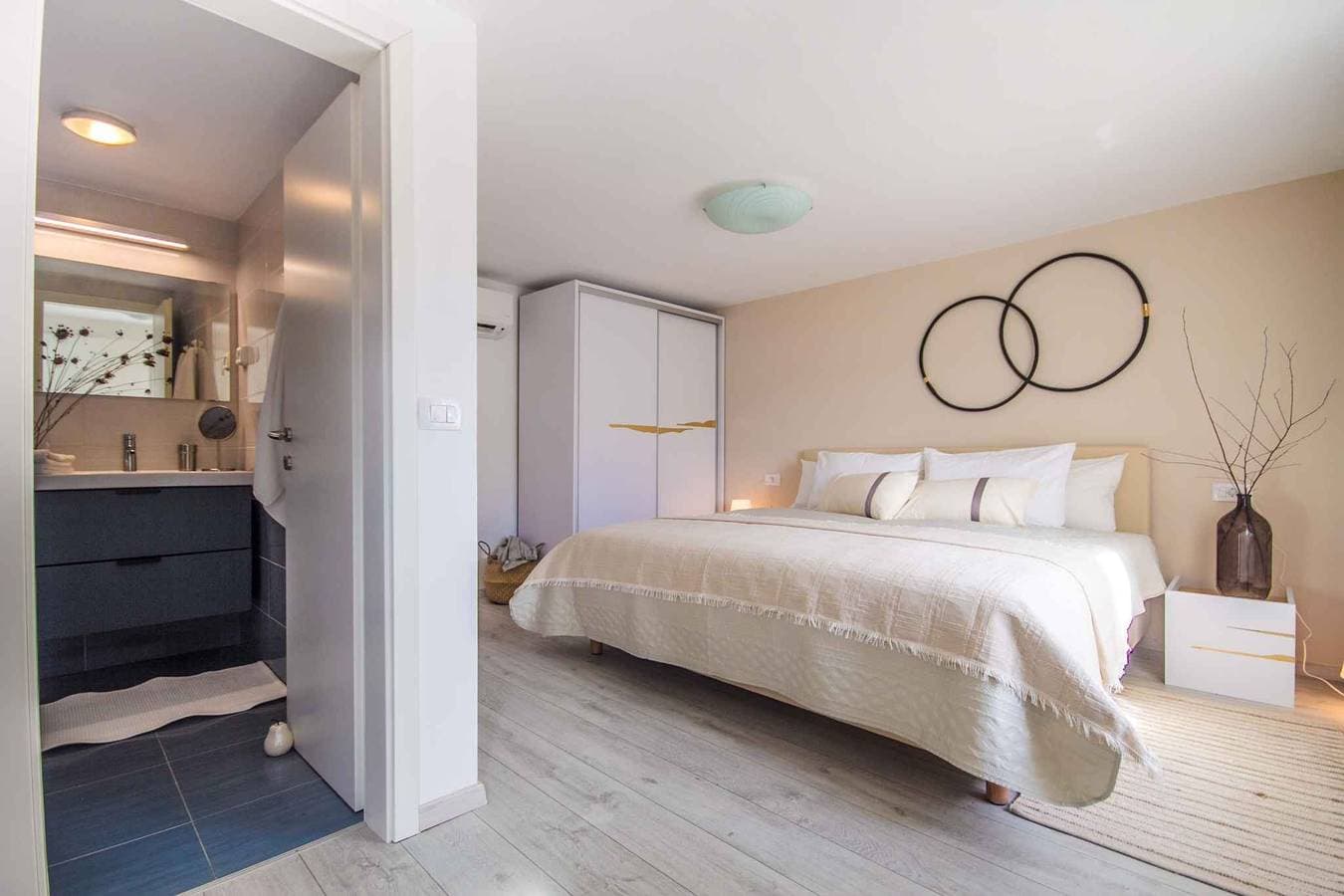 Ferienhaus mit Pool, Klimaanlage, Grill und in ruhiger Lage 1