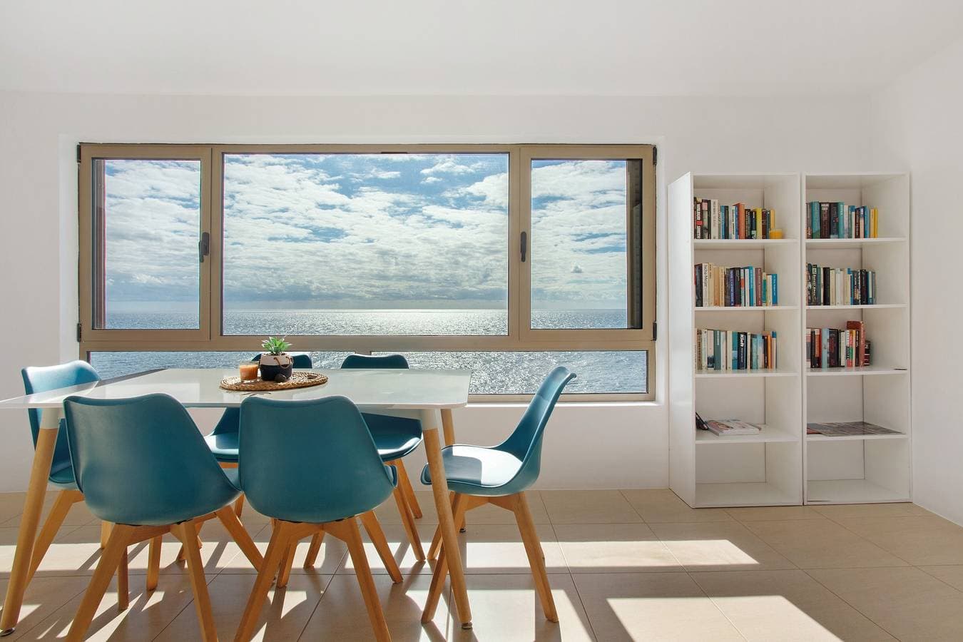 Foto 5 von 35: Ferienhaus 'The Yellow House' mit Meerblick, Balkon und Wi-Fi