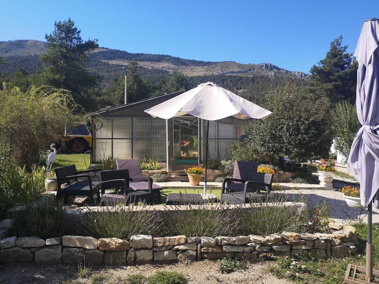 Foto 12 von 45: Villa La Myreclose mit Bergblick, privater Terrasse und WLAN
