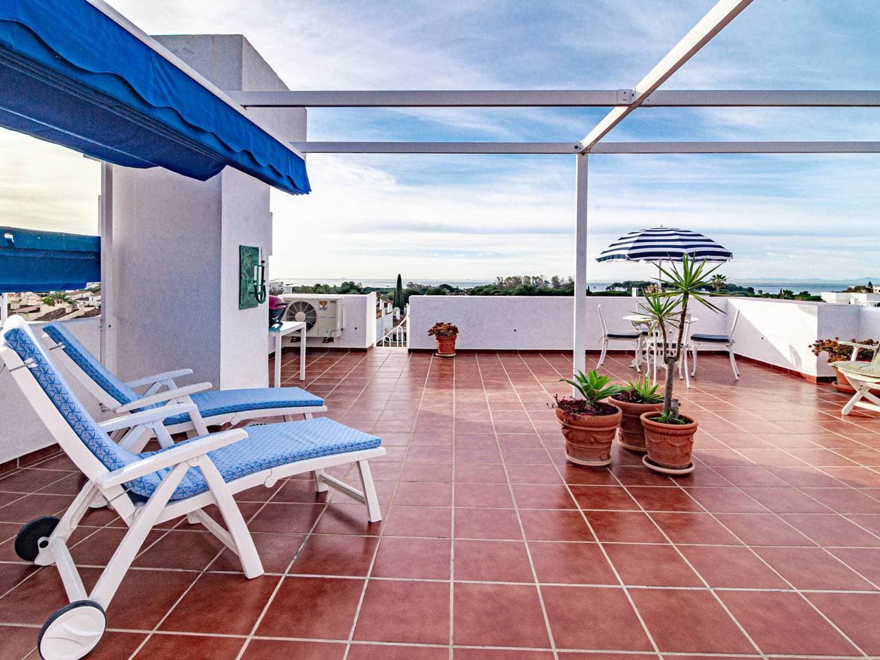 Foto 12 von 34: 4-Zimmer-Wohnung mit Pool, Klimaanlage, WLAN und Parkplatz in Estepona