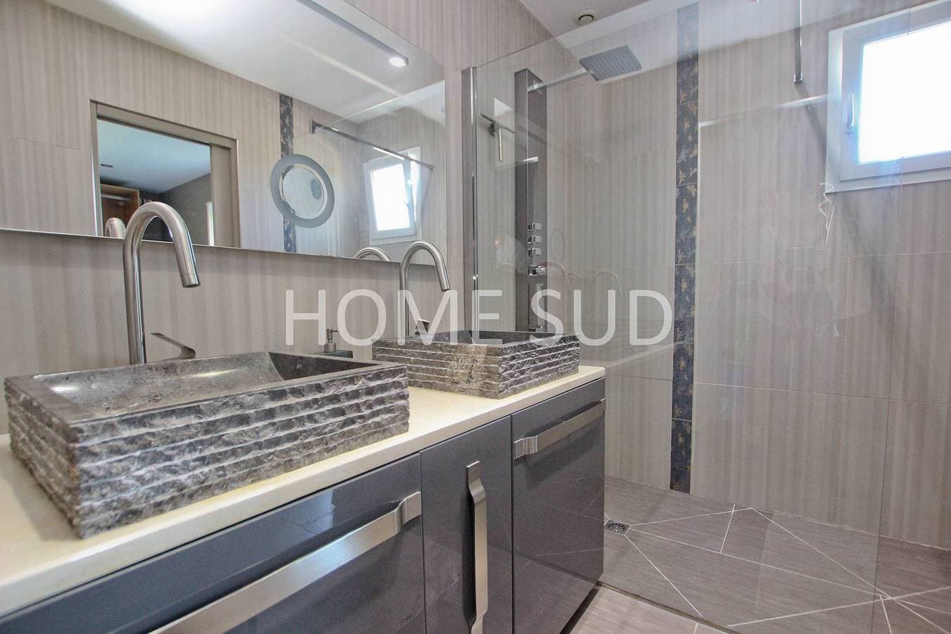Foto 11 von 30: Modern 4 bedroom villa with jacuzzi & private pool - 25 km from Cannes
