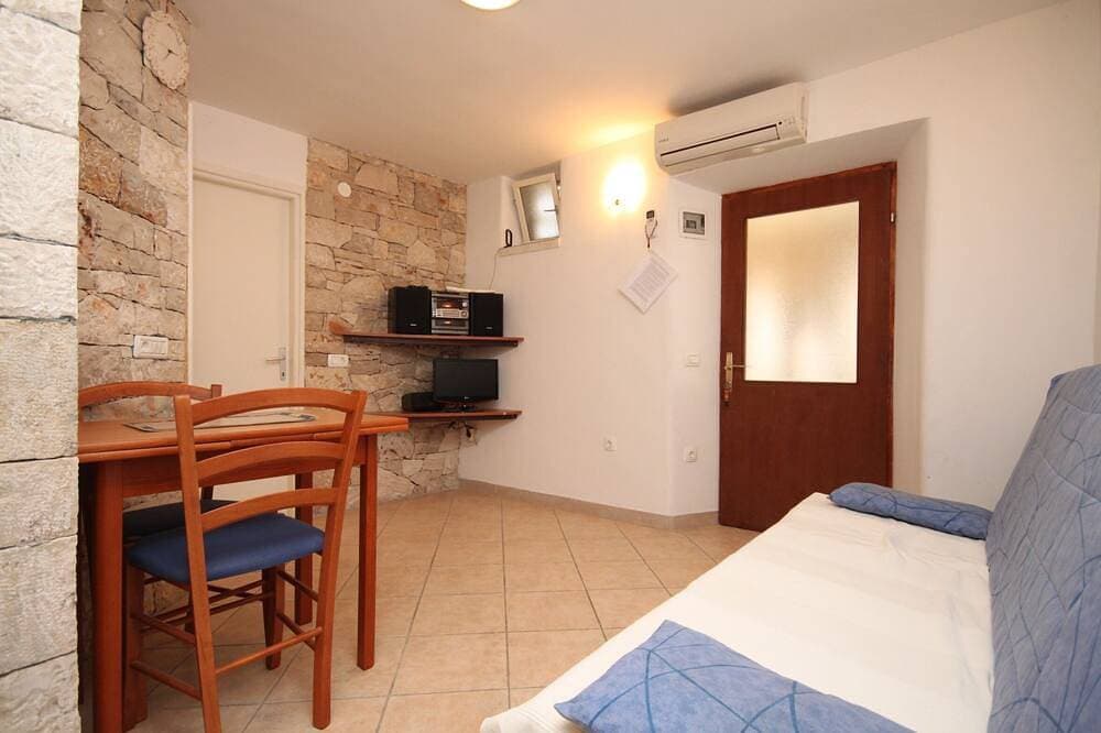 Foto 2 von 12: 1-Zimmer-Ferienwohnung mit Terrasse Basanija, Umag