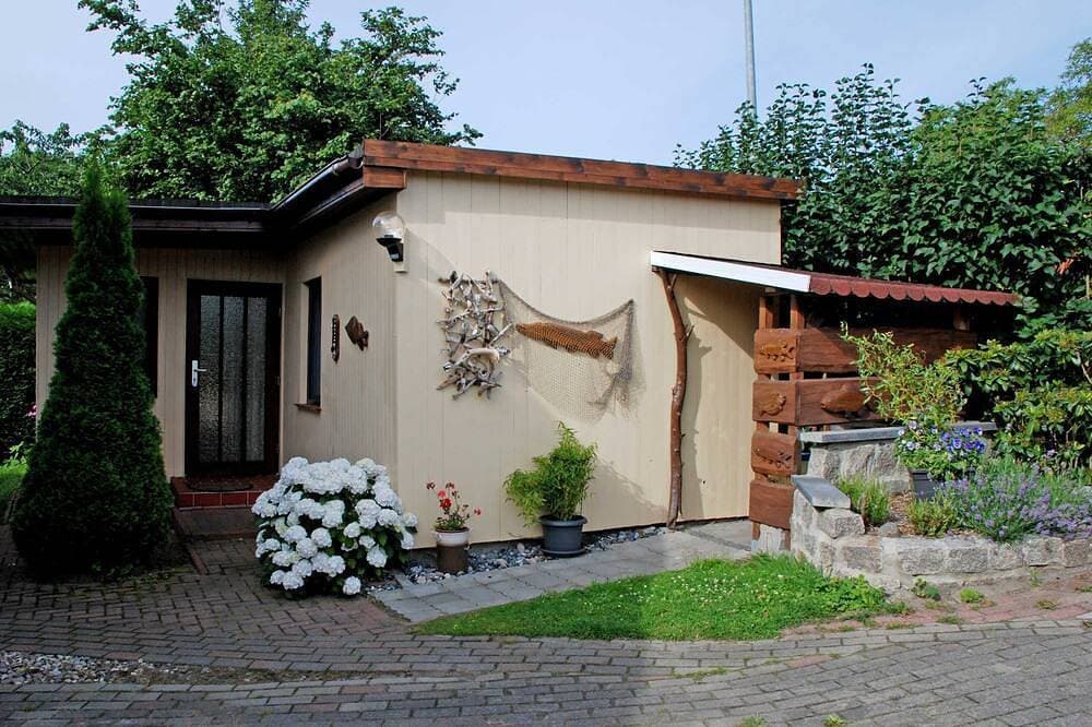 Foto 8 von 22: Ferienhaus Charlotte mit Terrasse - ruhig gelegene Ferienhäuser am Selliner See