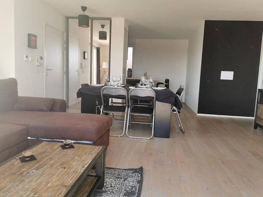 Foto 10 von 45: Two-Bedroom Apartment