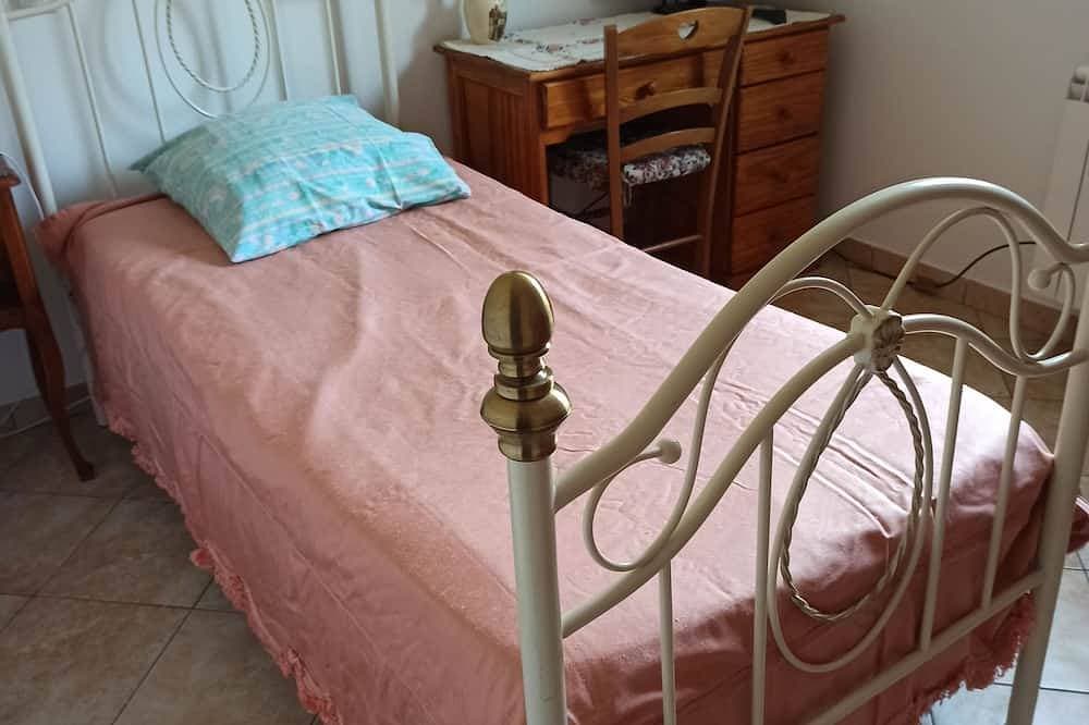 Foto 3 von 11: Petite Maison Avec 2 Chambres 3 Personnes Avec Terrasse Propriété Fermée