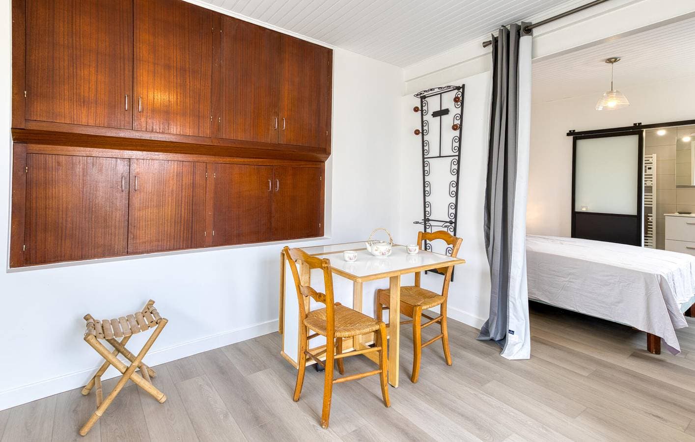 Foto 3 von 15: Gemütliches Apt mit TV, WiFi, Parkplatz, Garten - 500m zum Strand