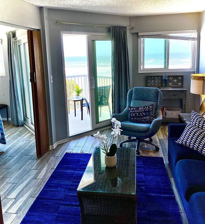 Foto 2 von 39: Oceanfront Wohnung mit Terrasse, Pool / tierfreundlich