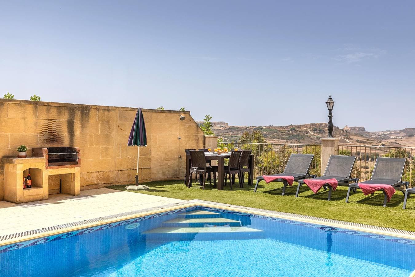 Foto 5 von 33: Villa für 4 Personen mit Garten