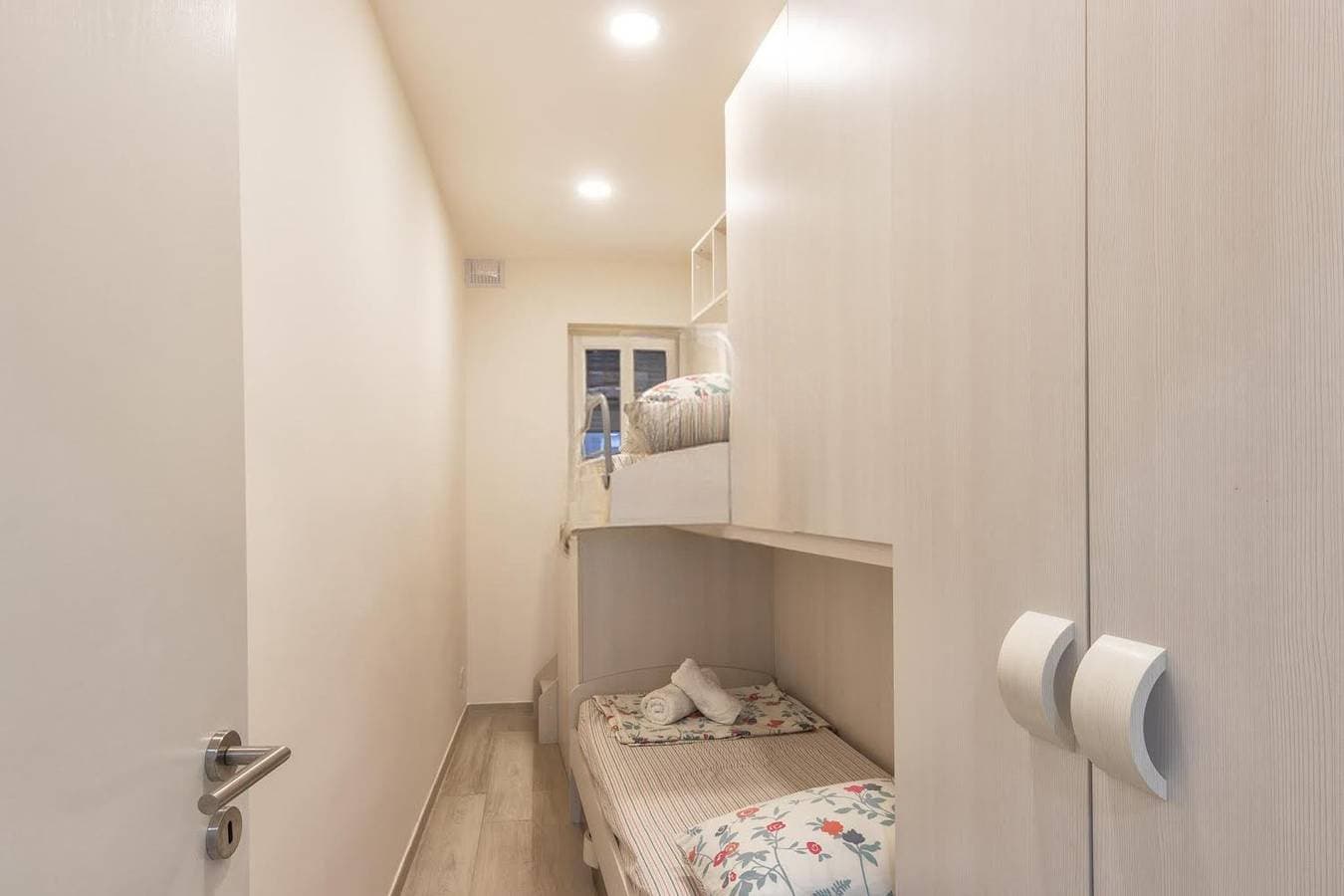 Foto 10 von 12: Ferienwohnung für 7 Personen mit Meerblick