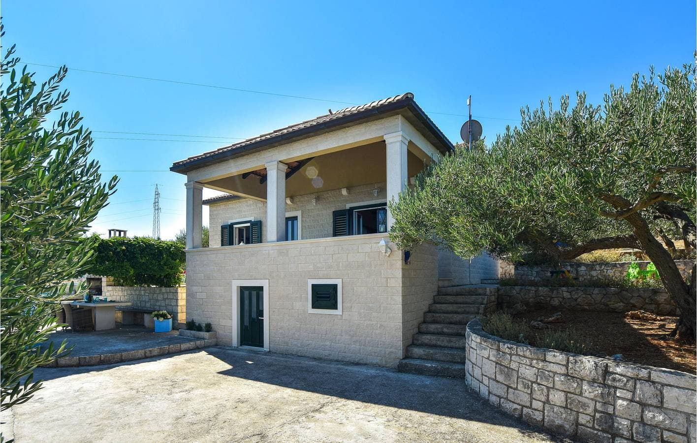 Foto 4 von 40: Gemütliche 75 m² große Ferienwohnung mit Pool, Terrasse und WLAN – 1 km vom Strand entfernt