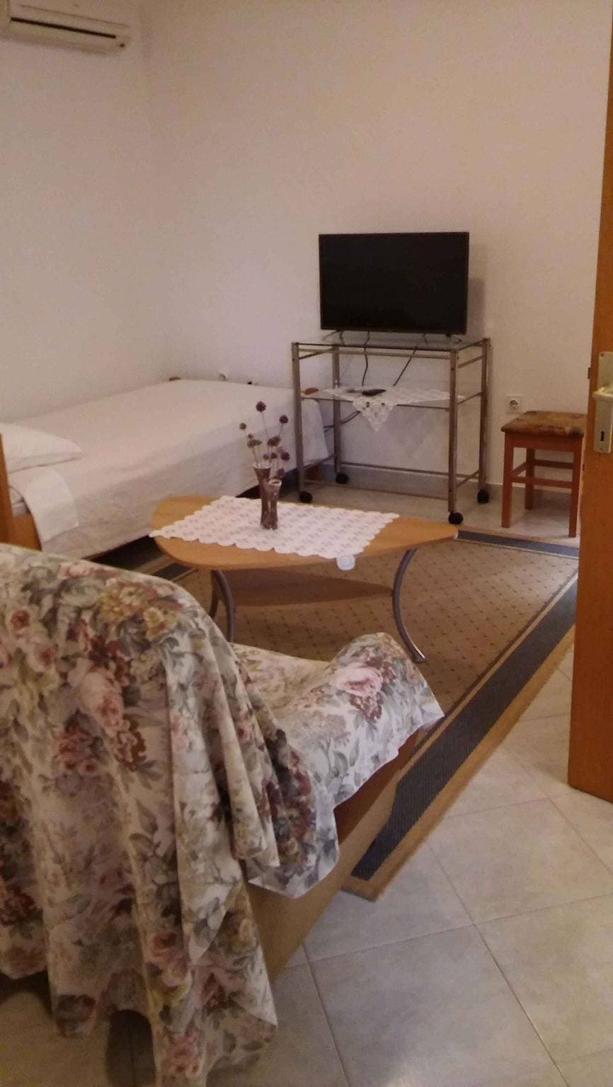 Foto 7 von 21: Ferienwohnung mit Terrasse und Klimaanage