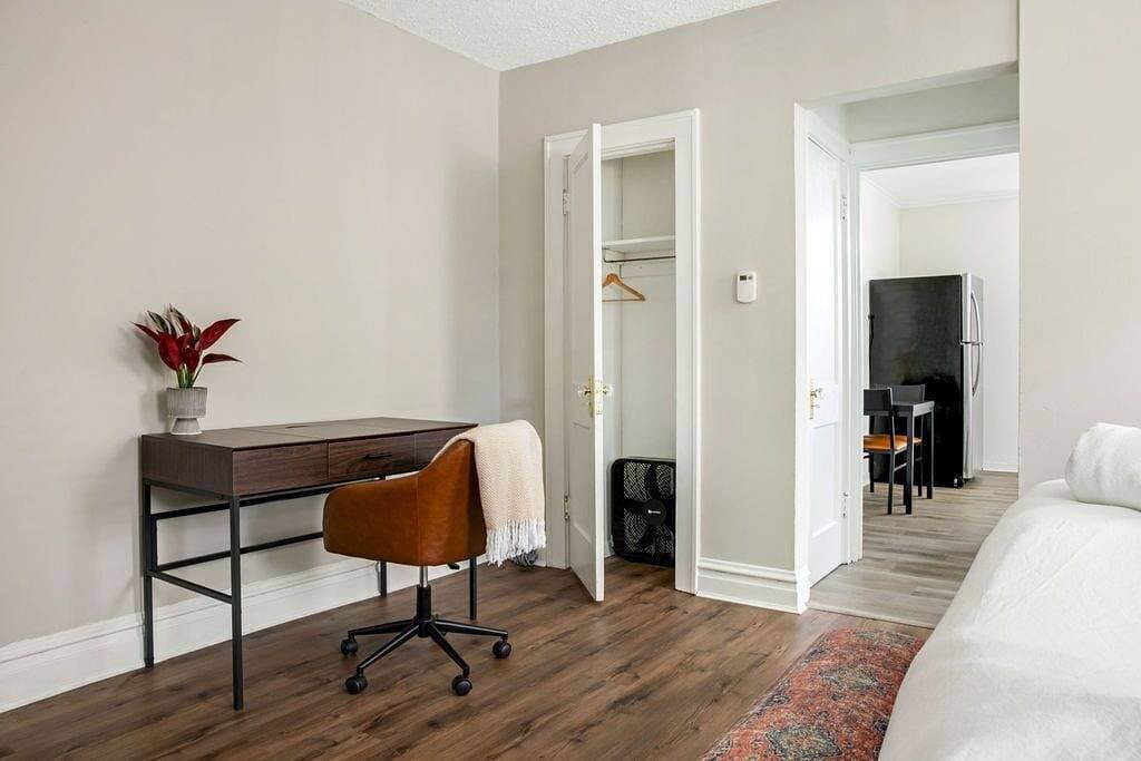 Foto 2 von 21: Central Apt Close to Stl Attractions
