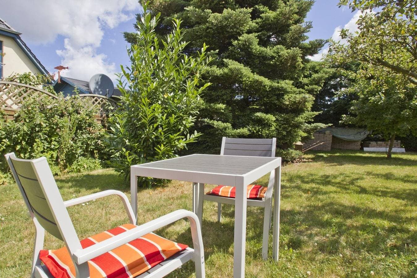 Foto 3 von 21: Ruhige Lage nah am Meer, Gartennutzung - Ferienhaus Auszeit FeWo 02