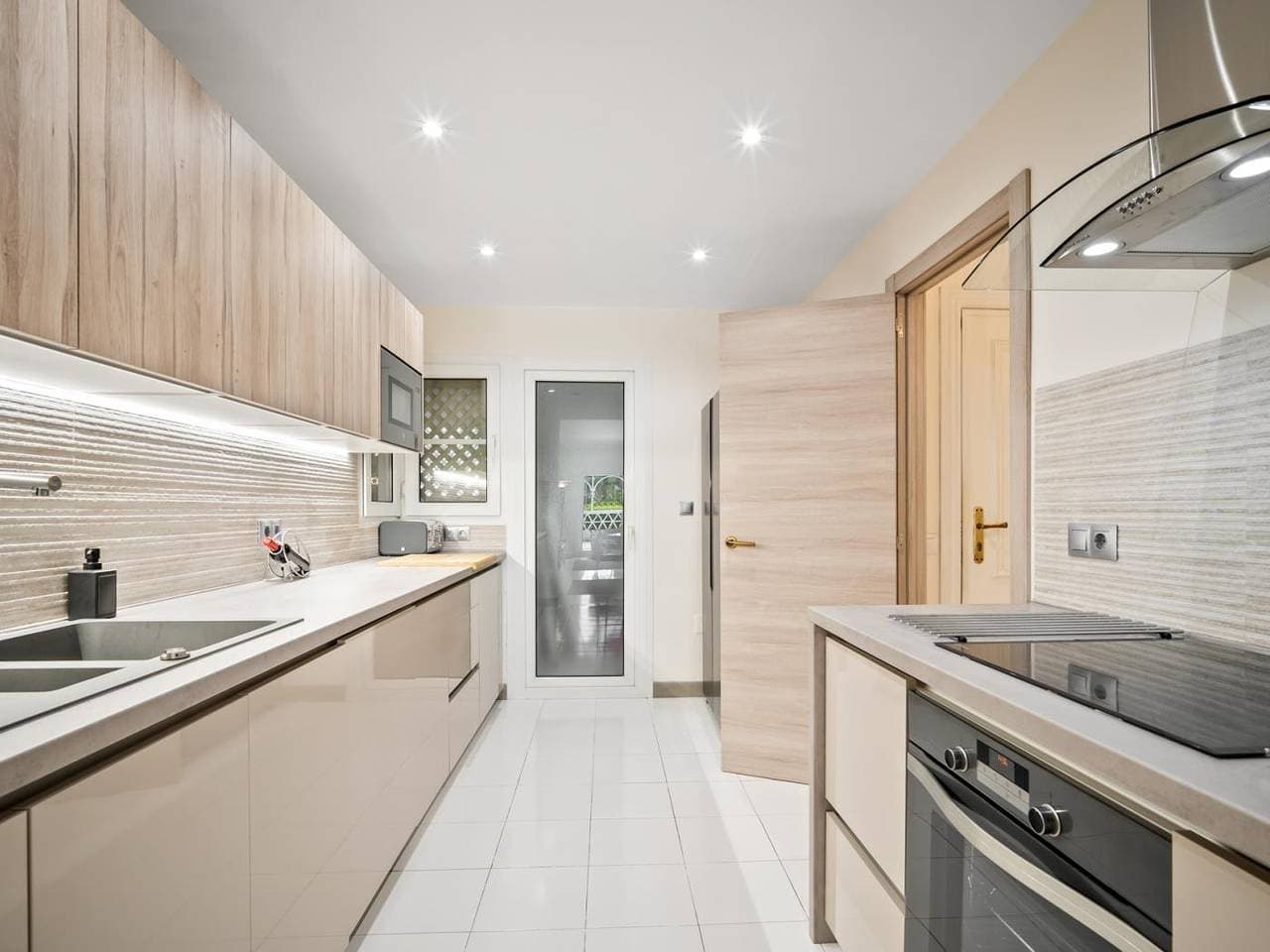 Foto 6 von 35: Ferienwohnung für 4 Personen mit Terrasse