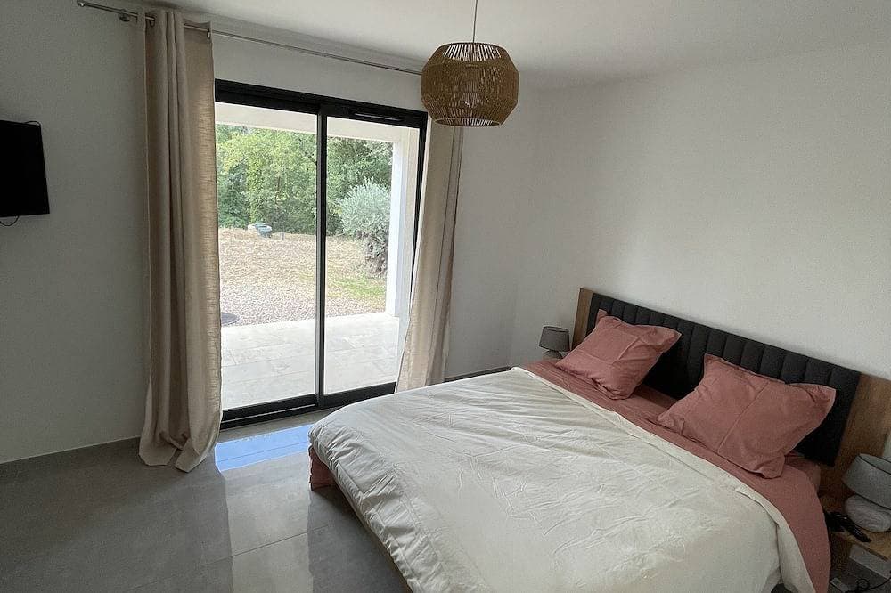 Foto 2 von 10: Modern villa in Provence