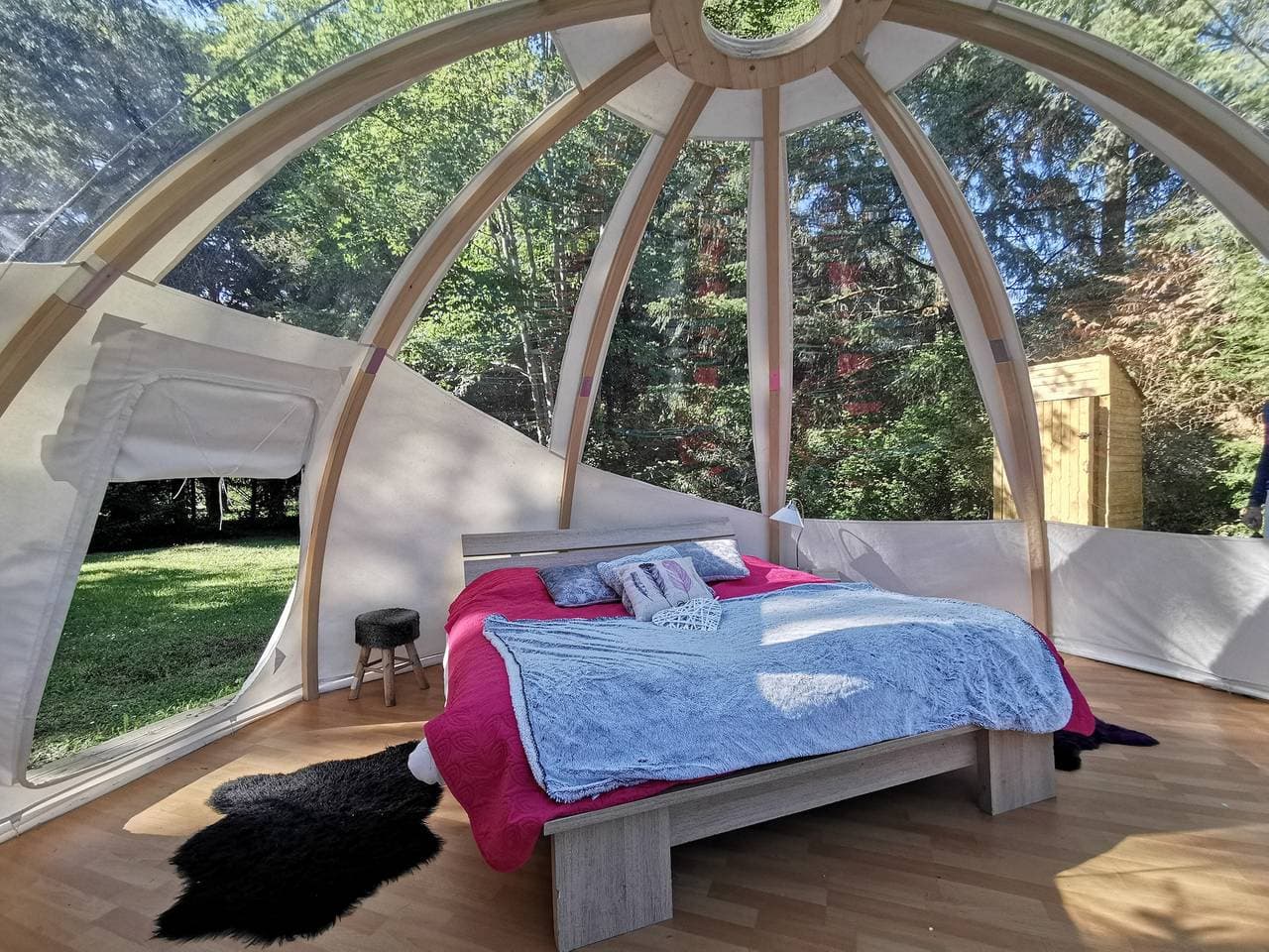 Foto 2 von 31: Gästezimmer „Bulle des Châteaux“ mit WLAN und Pool