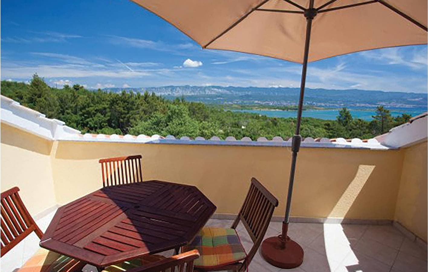 Foto 6 von 35: Charmante Wohnung mit Terrasse, 300 m zur Küste und mit guter Anbindung an das Stadtzentrum