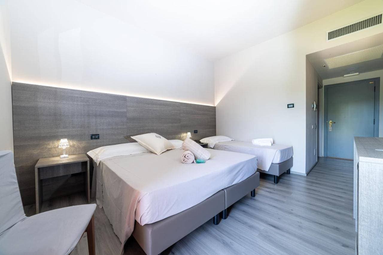 Foto 9 von 9: Double or Twin Room with Swimming Pool Access