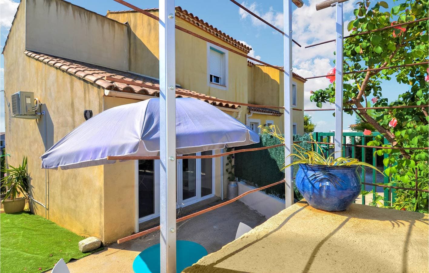 Foto 8 von 18: Gemütliche Wohnung in Beaucaire mit Pool und Parkplatz