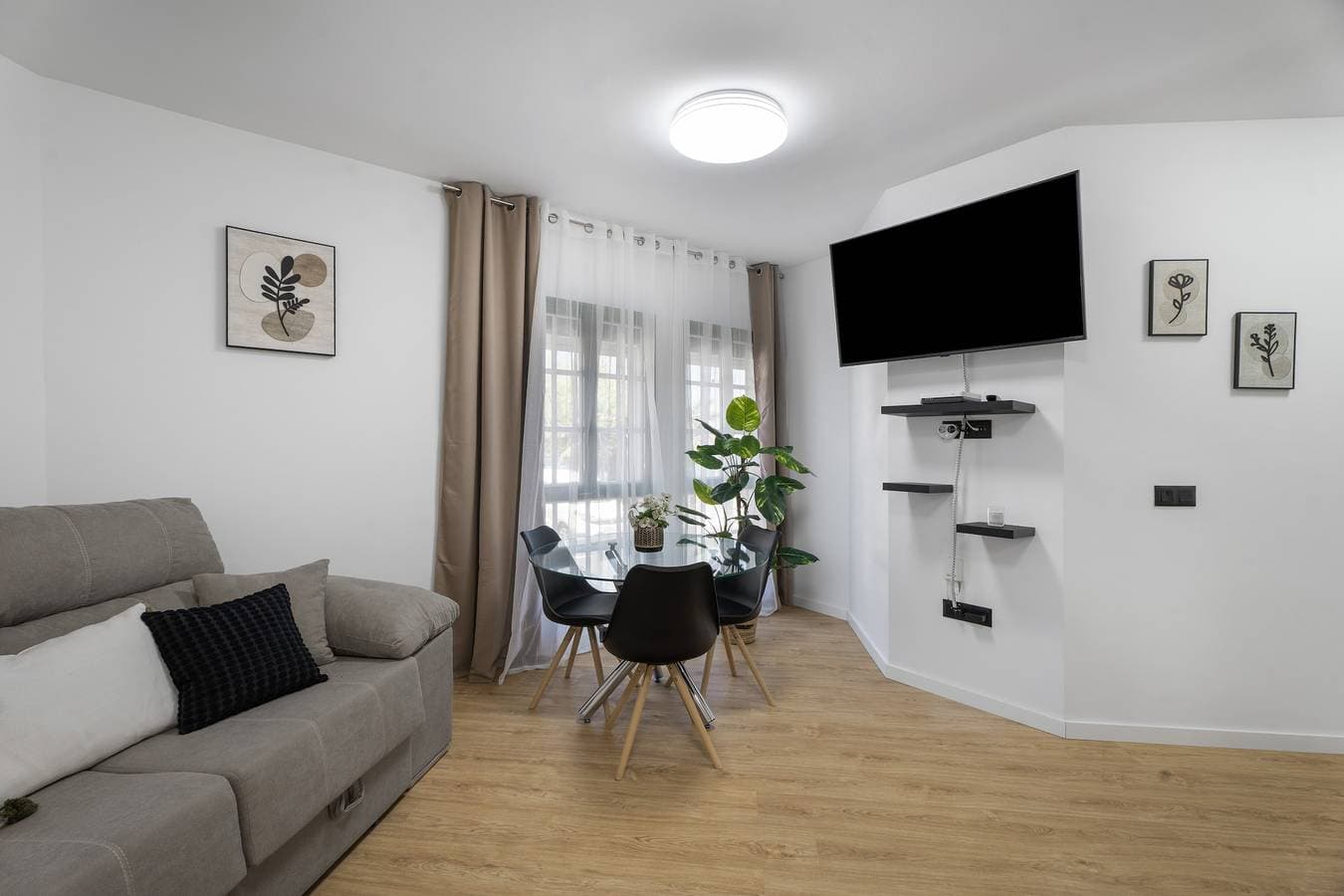 Foto 3 von 24: Ferienwohnung 'Apartamento Calecampo' mit Meerblick, WLAN und Klimaanlage