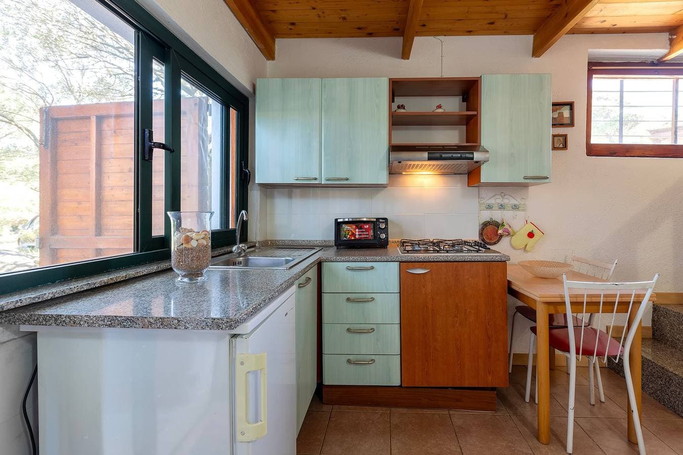 Foto 8 von 28: Ferienwohnung 'Monolocale' mit Meerblick, privatem Garten und Klimaanlage