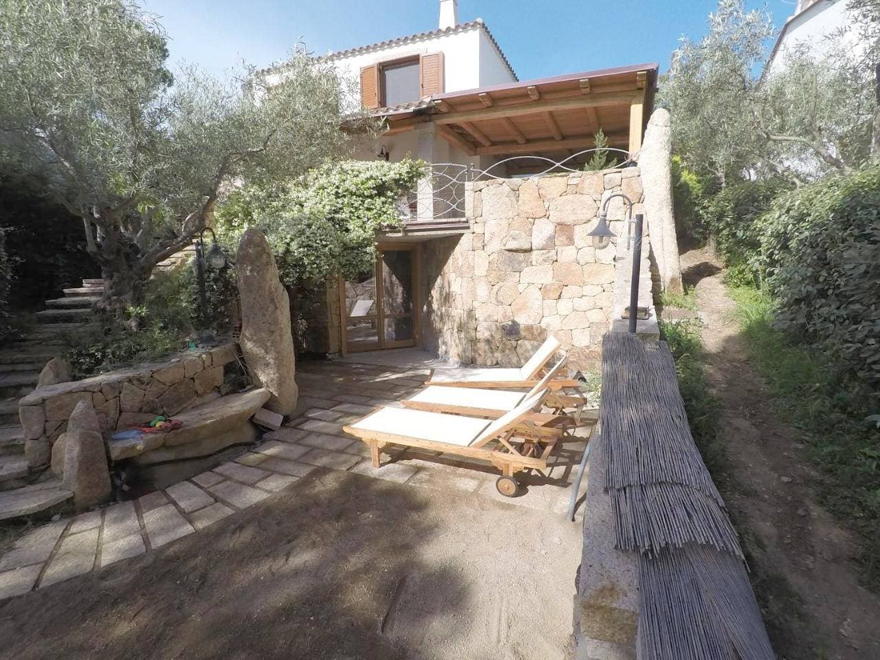Foto 4 von 5: Four-Bedroom House
