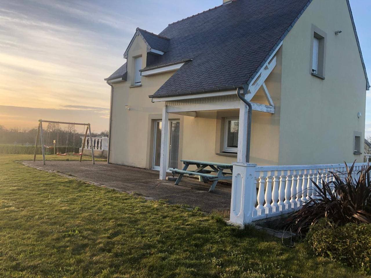 Foto 6 von 33: Three-Bedroom House