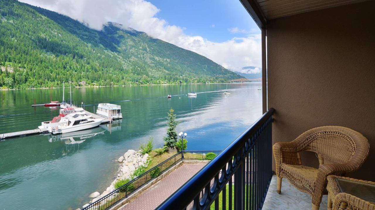 Foto 10 von 11: King Room with Sofa Bed and Spa Tub - Balcony/Lake View