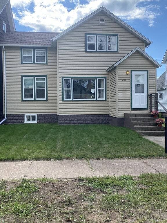 Beautiful Home in Ontonagon - 2 blocks from Lake Superior 1