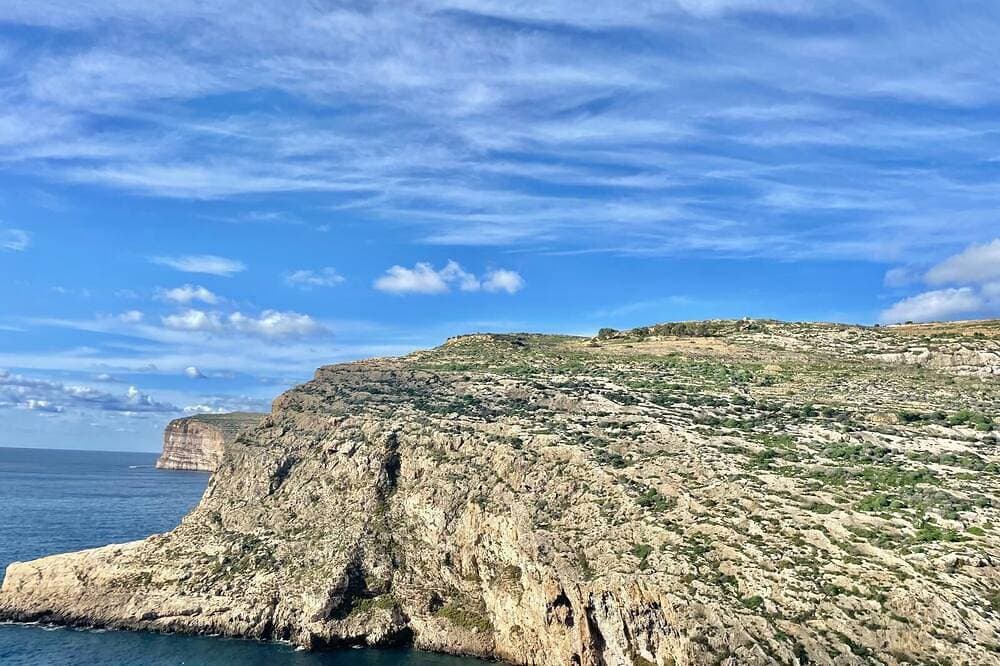 Foto 11 von 23: Xlendi Gozo-Coastal Apartment with Spectacular Views. Free Parking AC and WiFi