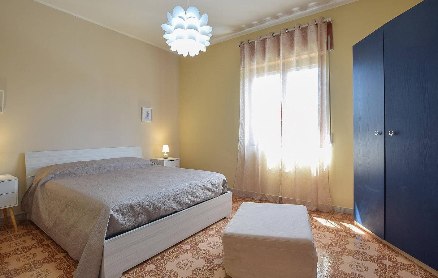 Foto 10 von 33: Appartement am Strand mit Pool, Terrasse und Garten