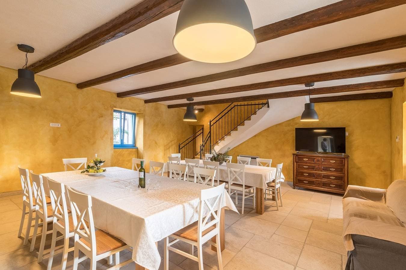Foto 9 von 64: Eine schöne geräumige Villa in einem ruhigen Dorf außerhalb der überfüllten Stadt!